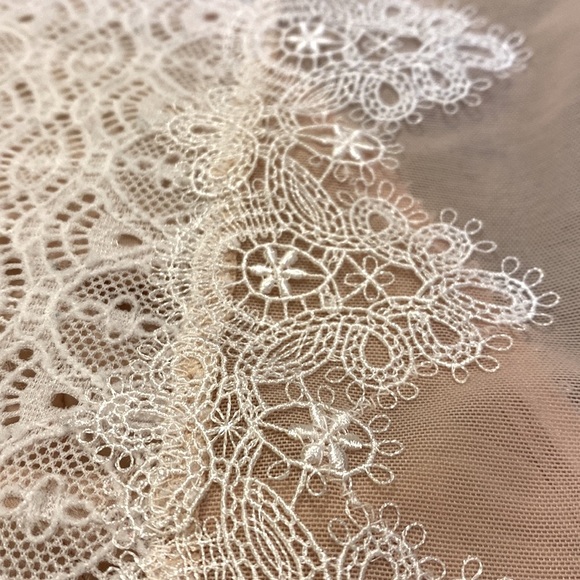 Victoria’s Secret Lace Bralette - Picture 4 of 6